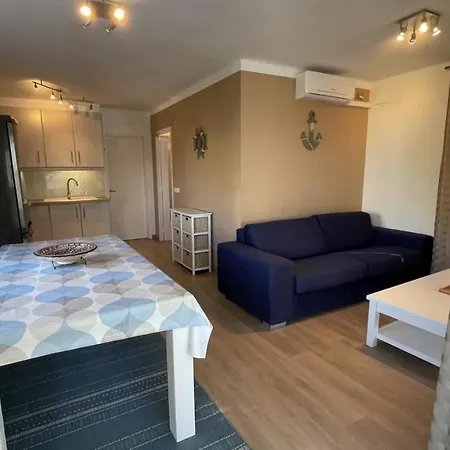 Apartamento En Canyelles Playa Con Vistas Al Mar Apartment *
